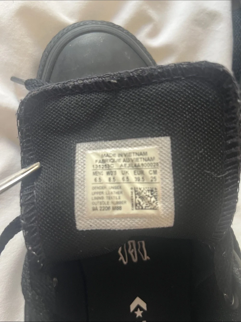 Converse Men's Low-Top Leather Chuck Taylor Sneakers in Black